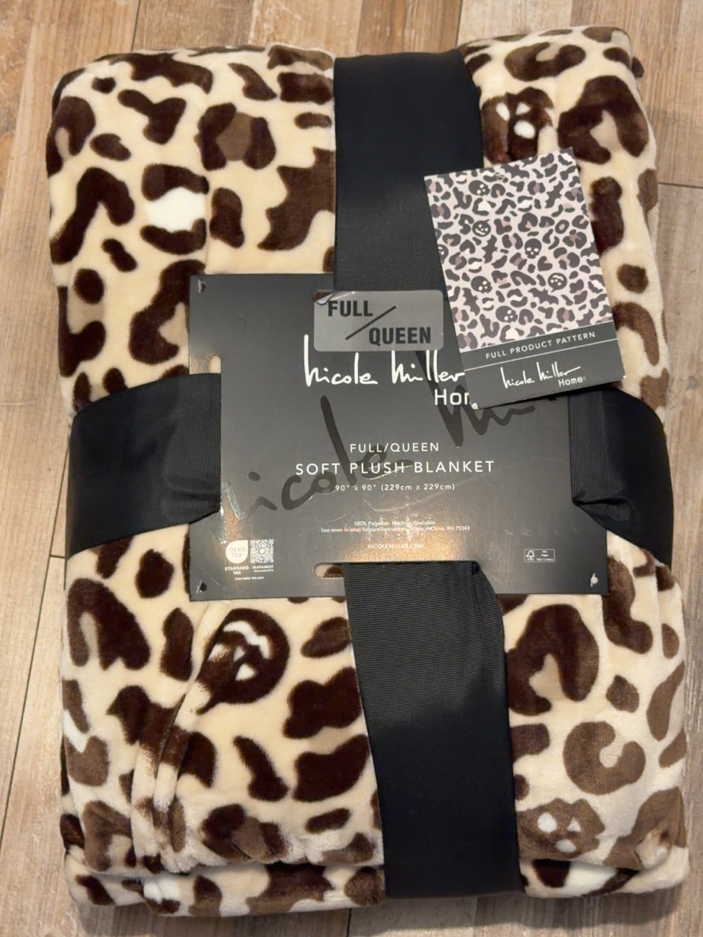 Nicole Miller Leopard Print Plush Blanket 🐆🤎